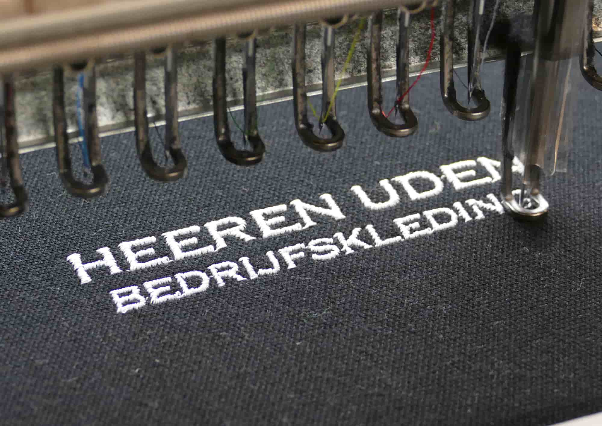 Bedrijfsnaam rechtstreeks borduren 2 | Heeren-Uden